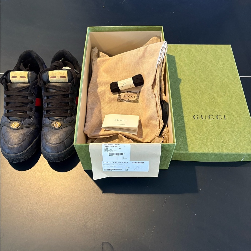 Gucci Men's Black and Red Sneakers - Picture 7 of 8